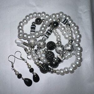 Pretty black and white set!, eyeglass chain and a pair of earrings. 🖤